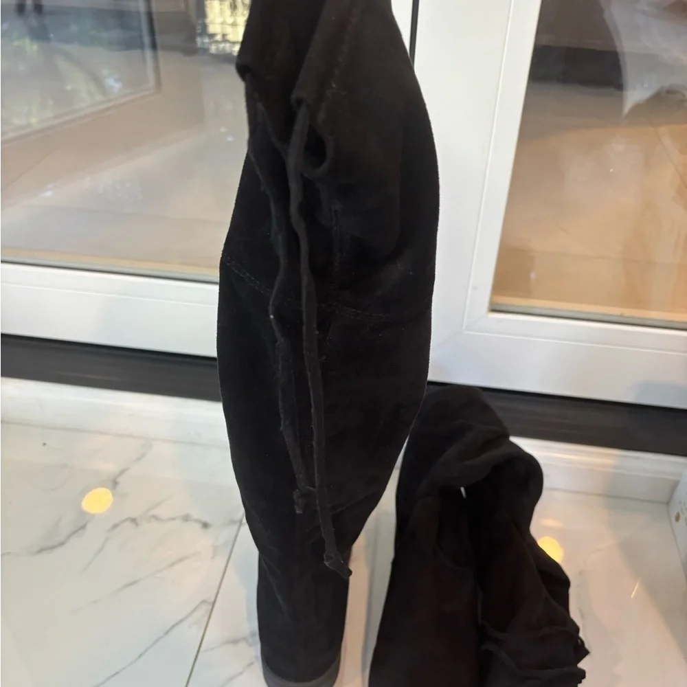 Black Over-the-Knee Suede Boots